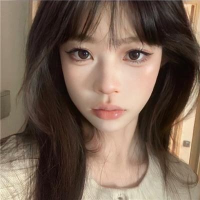 红色谜团封面