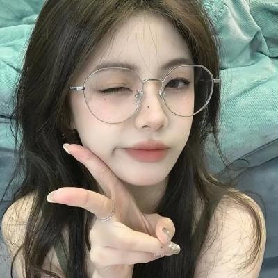 美丽新世界2：女王任务封面